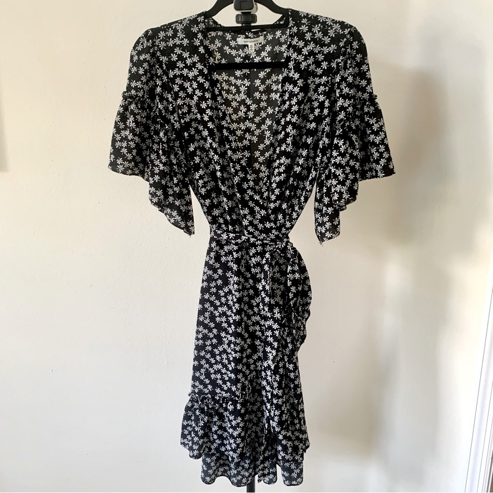 Max Studio Black & White Floral Midi Wrap Dress Size M
